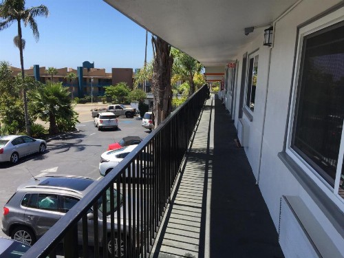 Harbor Inn & Suites Oceanside - image 25