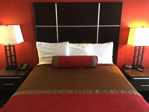 Harbor Inn & Suites Oceanside - image 30