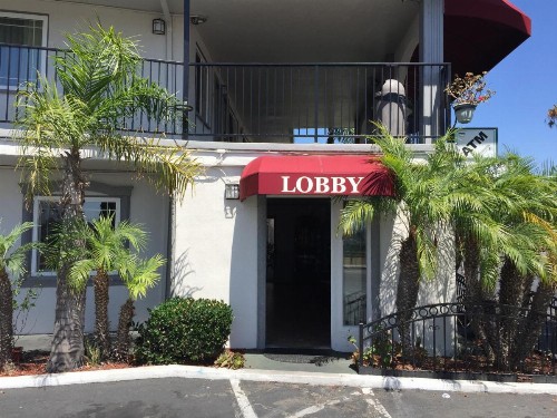 Harbor Inn & Suites Oceanside - image 35