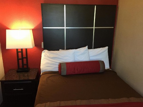 Harbor Inn & Suites Oceanside - image 36