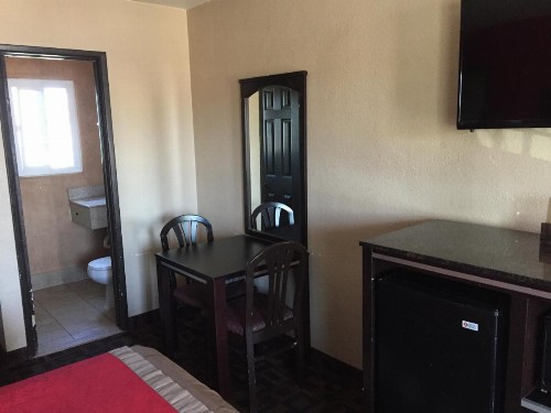 Harbor Inn & Suites Oceanside - image 39