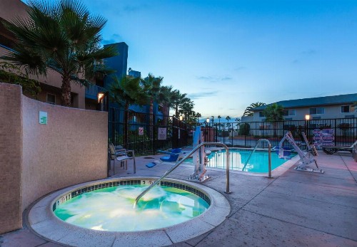 Holiday Inn Oceanside Marina Camp Pendleton an IHG Hotel - image 16