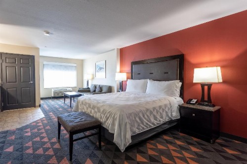 Holiday Inn Oceanside Marina Camp Pendleton an IHG Hotel - image 27