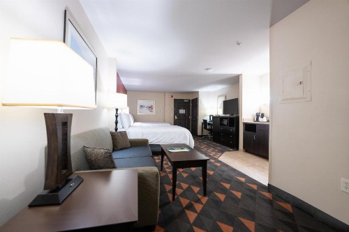 Holiday Inn Oceanside Marina Camp Pendleton an IHG Hotel - image 40
