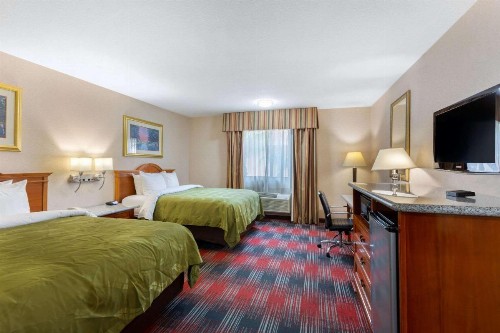 Quality Inn & Suites Oceanside Near Camp Pendleton - image 11