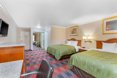 Quality Inn & Suites Oceanside Near Camp Pendleton - image 3