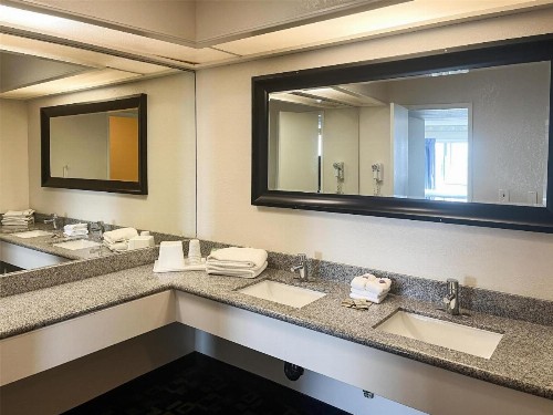 Rodeway Inn Oceanside Marina - image 19