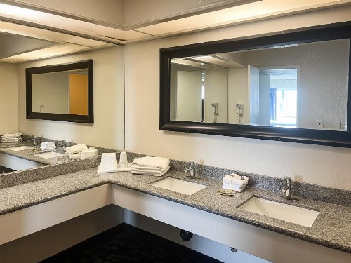 Rodeway Inn Oceanside Marina - image 44