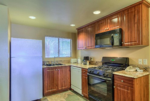 Oceanside Marina Suites - A Waterfront Hotel - image 16