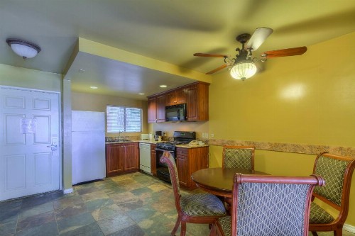 Oceanside Marina Suites - A Waterfront Hotel - image 27