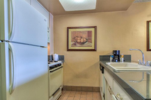 Oceanside Marina Suites - A Waterfront Hotel - image 29