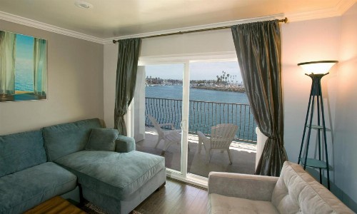 Oceanside Marina Suites - A Waterfront Hotel - image 3