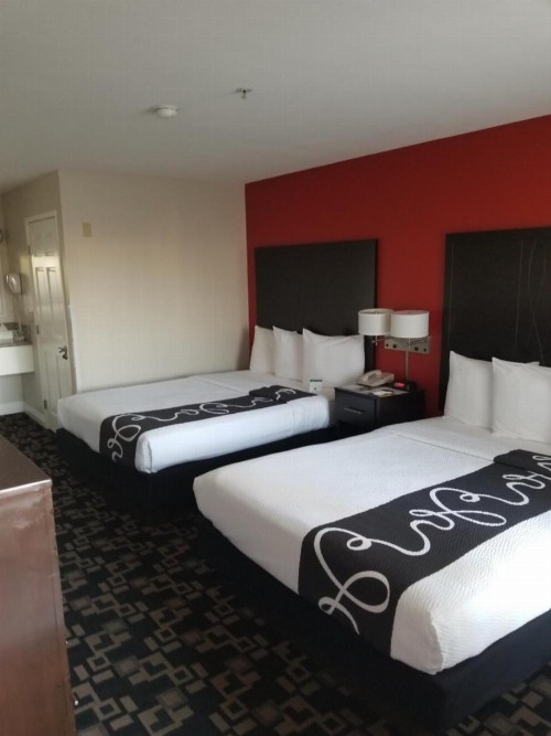 Ramada by Wyndham Oceanside - image 14
