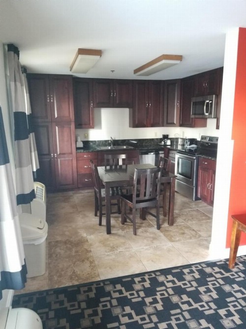 Ramada by Wyndham Oceanside - image 16