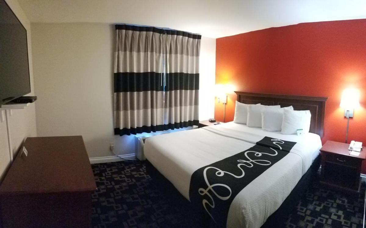 Ramada by Wyndham Oceanside - image 2