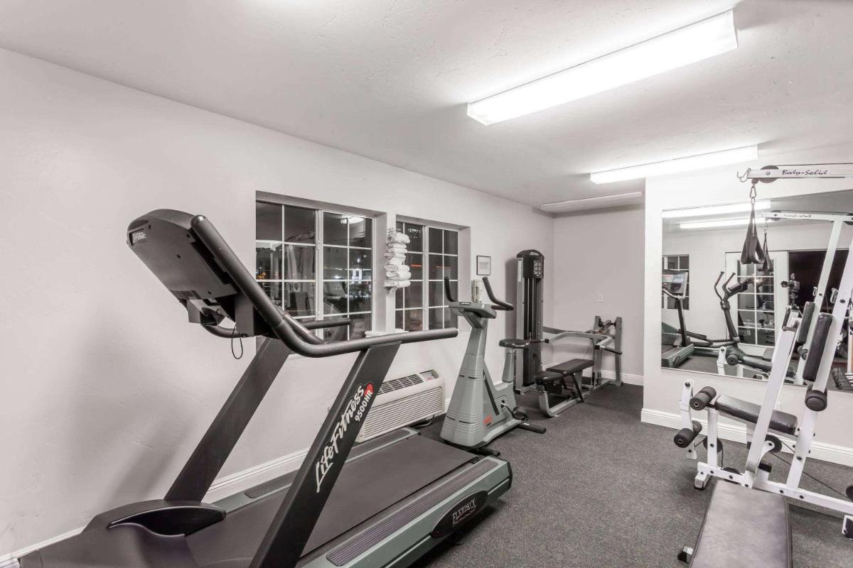 Ramada by Wyndham Oceanside - image 3