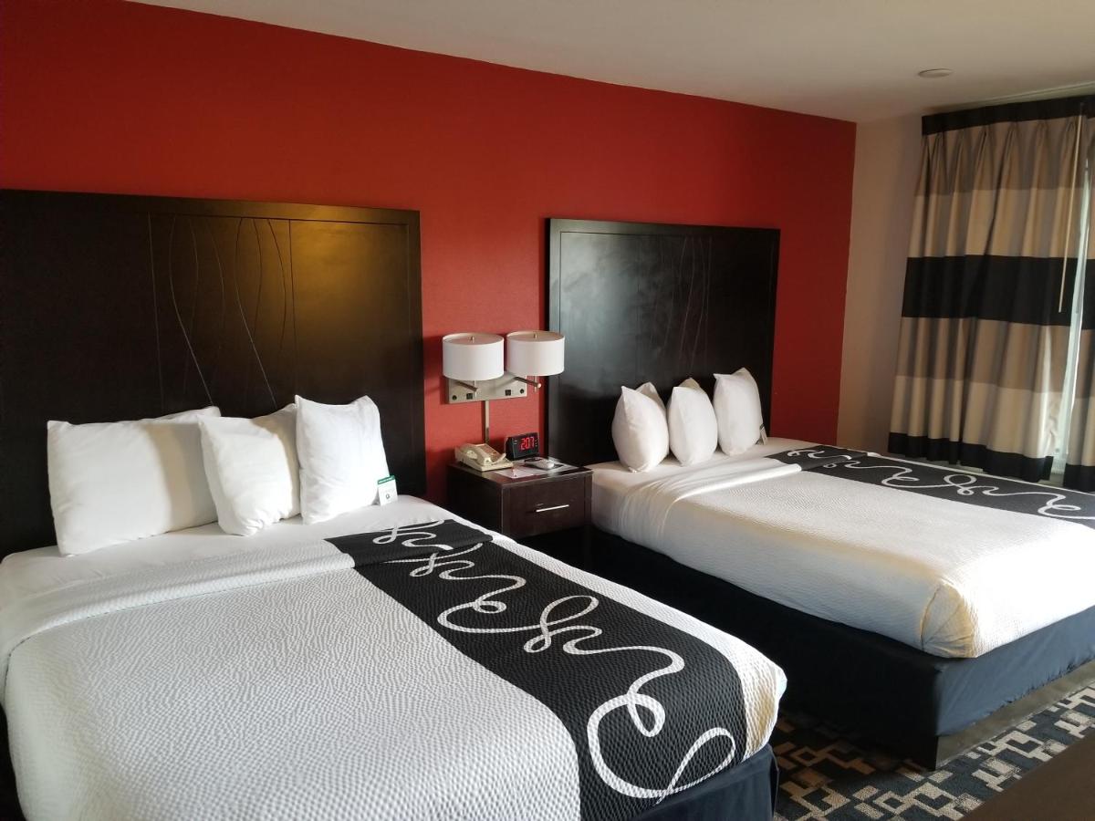 Ramada by Wyndham Oceanside - image 5