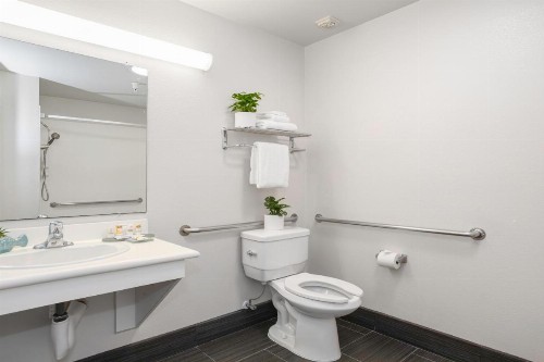 La Quinta Inn by Wyndham San Diego Oceanside - image 14