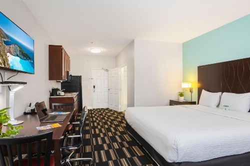La Quinta Inn by Wyndham San Diego Oceanside - image 18
