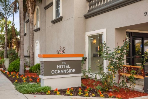 La Quinta Inn by Wyndham San Diego Oceanside - image 2