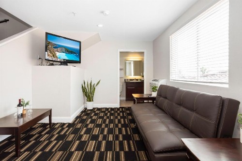 La Quinta Inn by Wyndham San Diego Oceanside - image 24