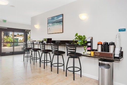 La Quinta Inn by Wyndham San Diego Oceanside - image 36