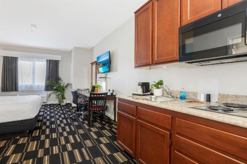 La Quinta Inn by Wyndham San Diego Oceanside - image 37
