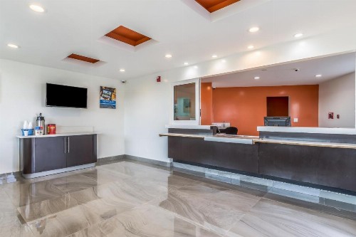 Motel 6 Oceanside Marina