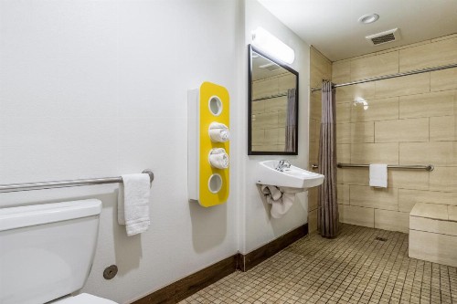 Motel 6-Oceanside CA Marina - image 22