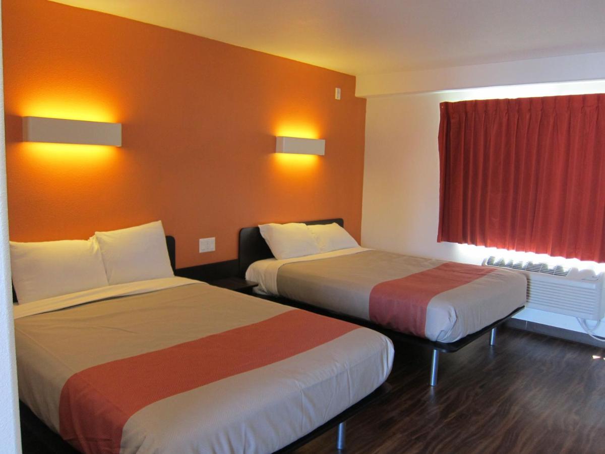Motel 6-Oceanside CA Marina - image 4