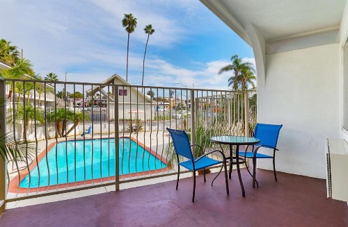 Motel 6-Oceanside CA Marina - image 41