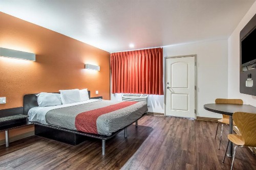 Motel 6-Oceanside CA Marina - image 5