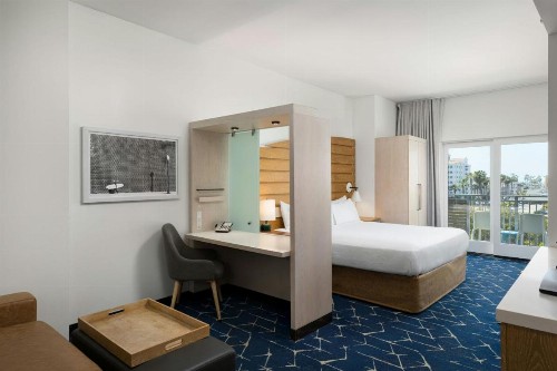 SpringHill Suites by Marriott San Diego Oceanside/Downtown - image 8