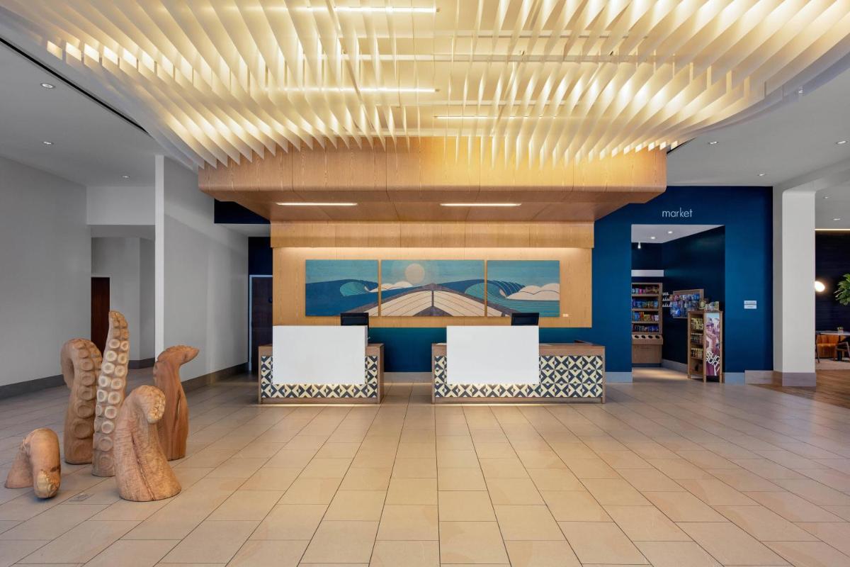 SpringHill Suites by Marriott San Diego Oceanside/Downtown - image 2