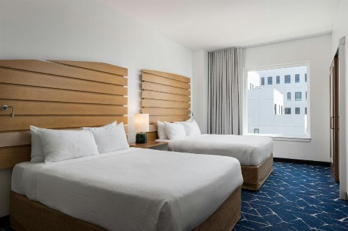 SpringHill Suites by Marriott San Diego Oceanside/Downtown - image 25