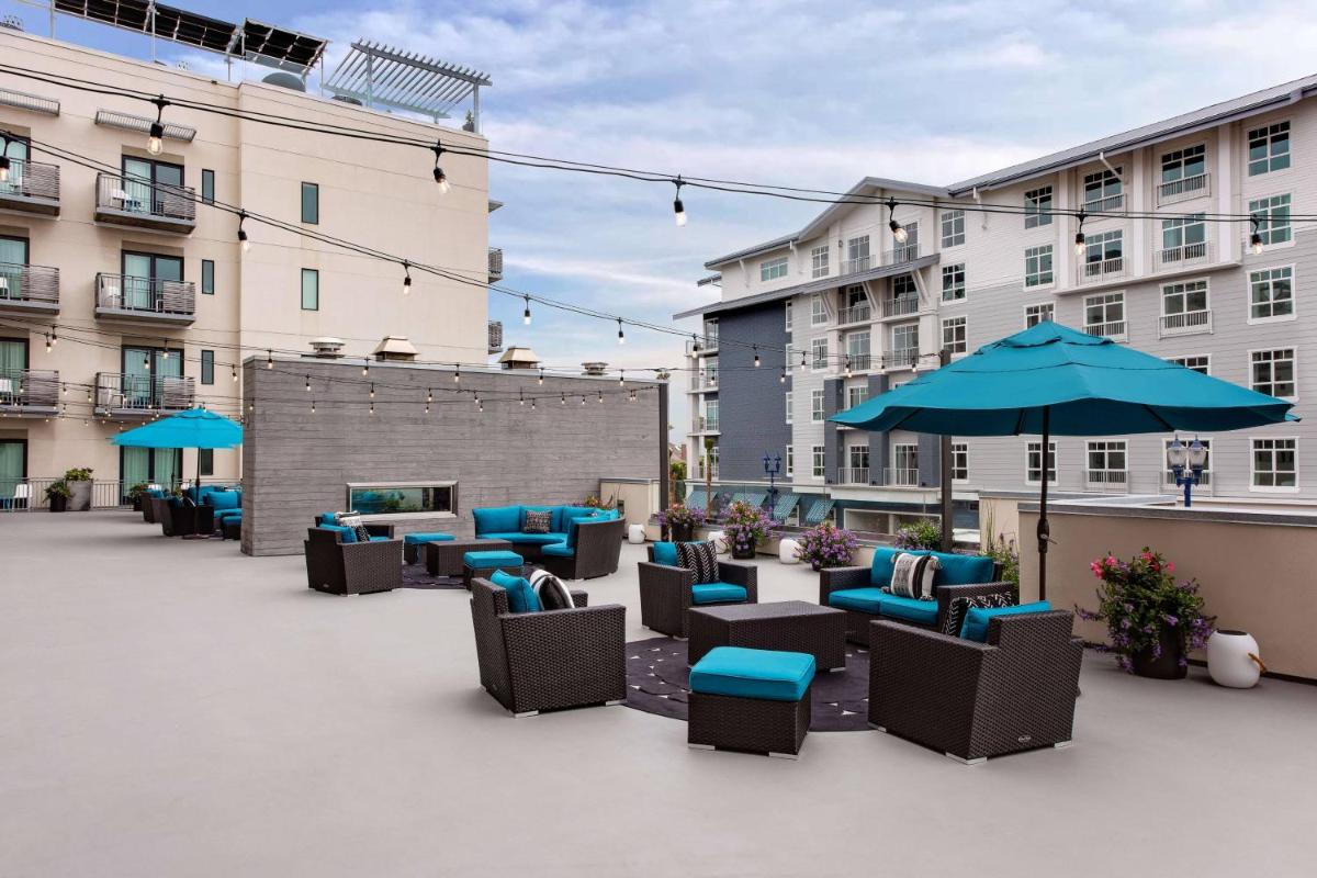 SpringHill Suites by Marriott San Diego Oceanside/Downtown - image 3