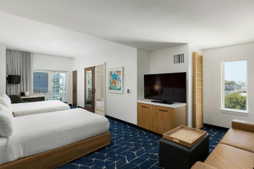 SpringHill Suites by Marriott San Diego Oceanside/Downtown - image 7