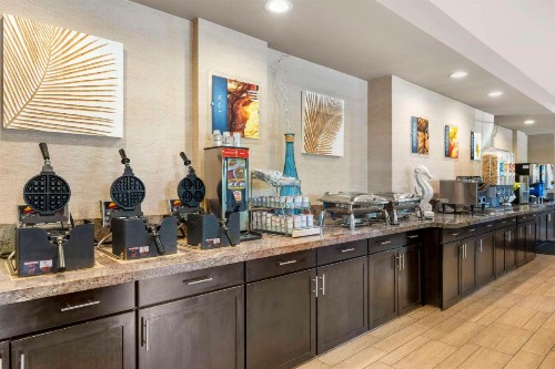 Best Western Plus Oceanside Palms - image 2