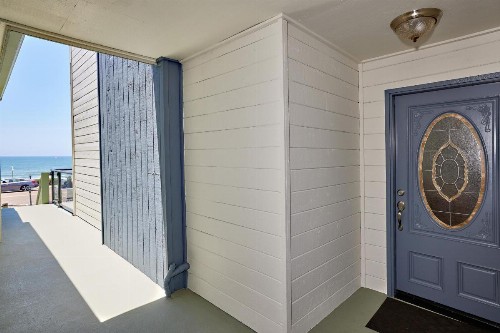 Ocean View with Large Balcony Air Conditioned - image 26