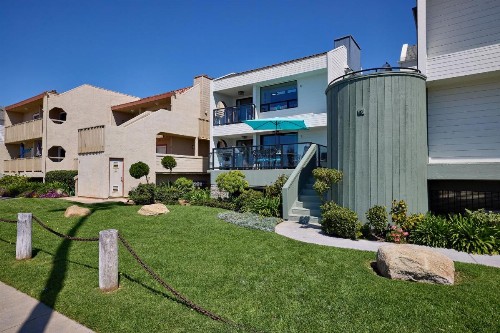 Ocean View with Large Balcony Air Conditioned - image 32