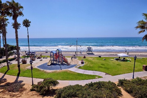 Ocean View with Large Balcony Air Conditioned - image 33