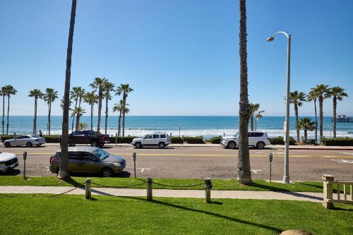 Ocean View with Large Balcony Air Conditioned - image 40