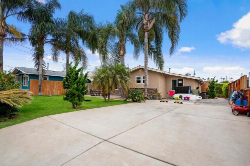 Oceanside Rocks Family Vacation Home - image 12