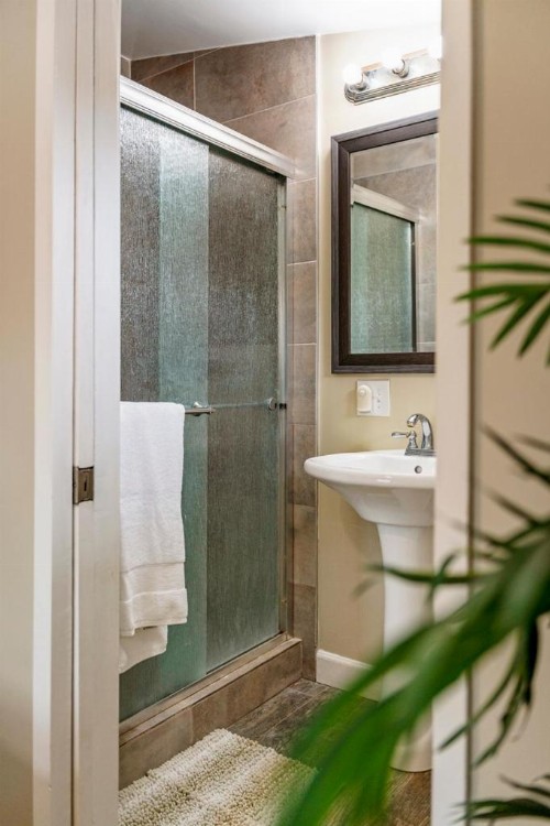 Oceanside Rocks Family Vacation Home - image 15