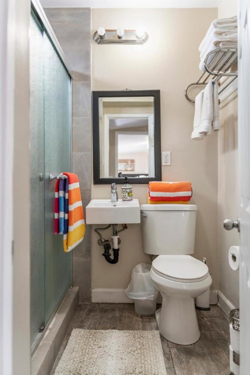 Oceanside Rocks Family Vacation Home - image 25