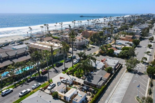 Oceanside Rocks Family Vacation Home - image 28