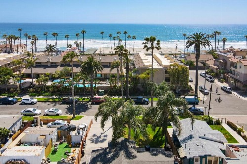 Oceanside Rocks Family Vacation Home - image 33