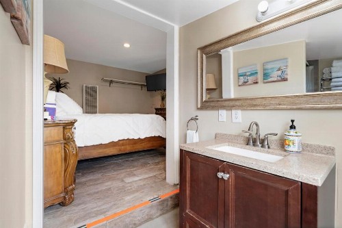 Oceanside Rocks Family Vacation Home - image 34