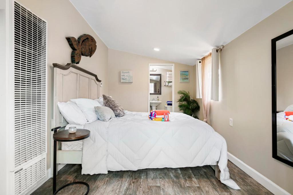 Oceanside Rocks Family Vacation Home - image 5