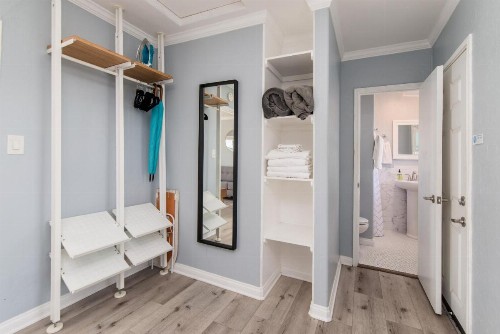 Pacific Bungalow & Tiny House - image 10